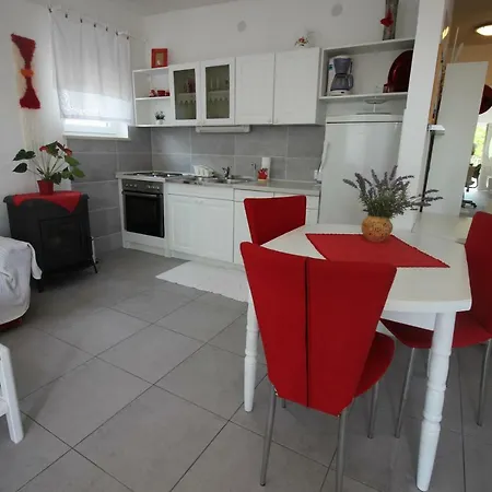 Vanda Apartment *